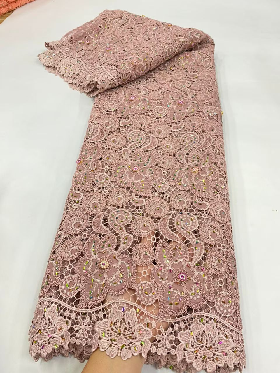 Ultimo tessuto di pizzo guipur - Crystal Mesh Fabric recensione e prezzo